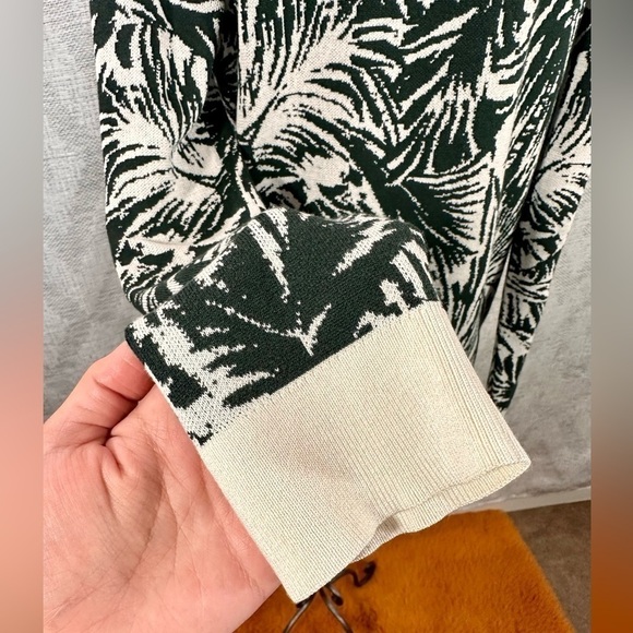 Theory green & cream printed silk & cashmere blend sweater size S - Picture 2 of 8